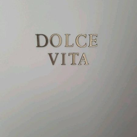 Le Dolce Vita - Centre Historique, Proche Toutes Commodites, Stationnement Aise, Wifi-Netflix Niort Exterior foto